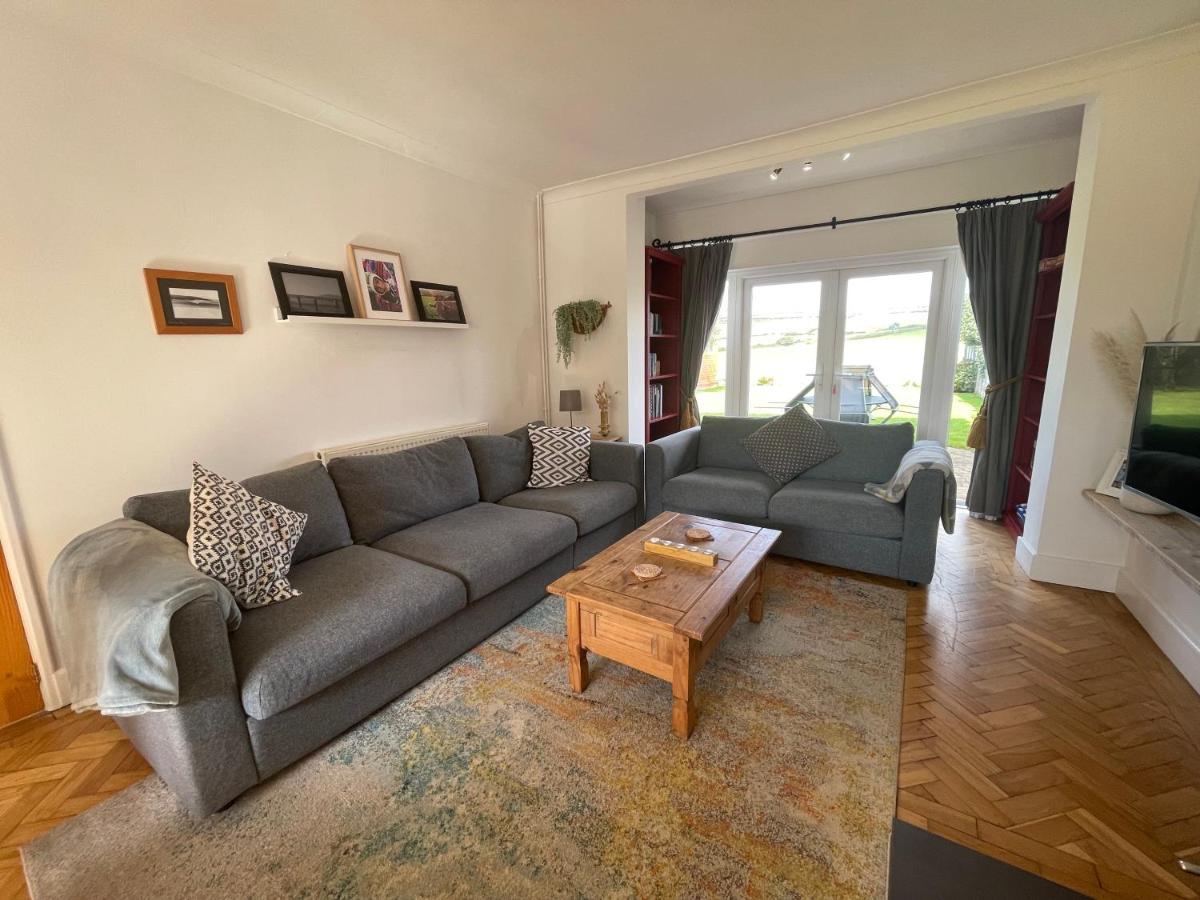 Jamie'S Georgeham Villa Кройд Екстериор снимка