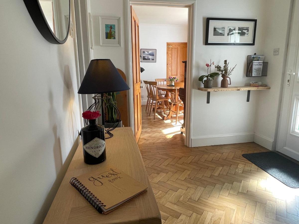 Jamie'S Georgeham Villa Кройд Екстериор снимка