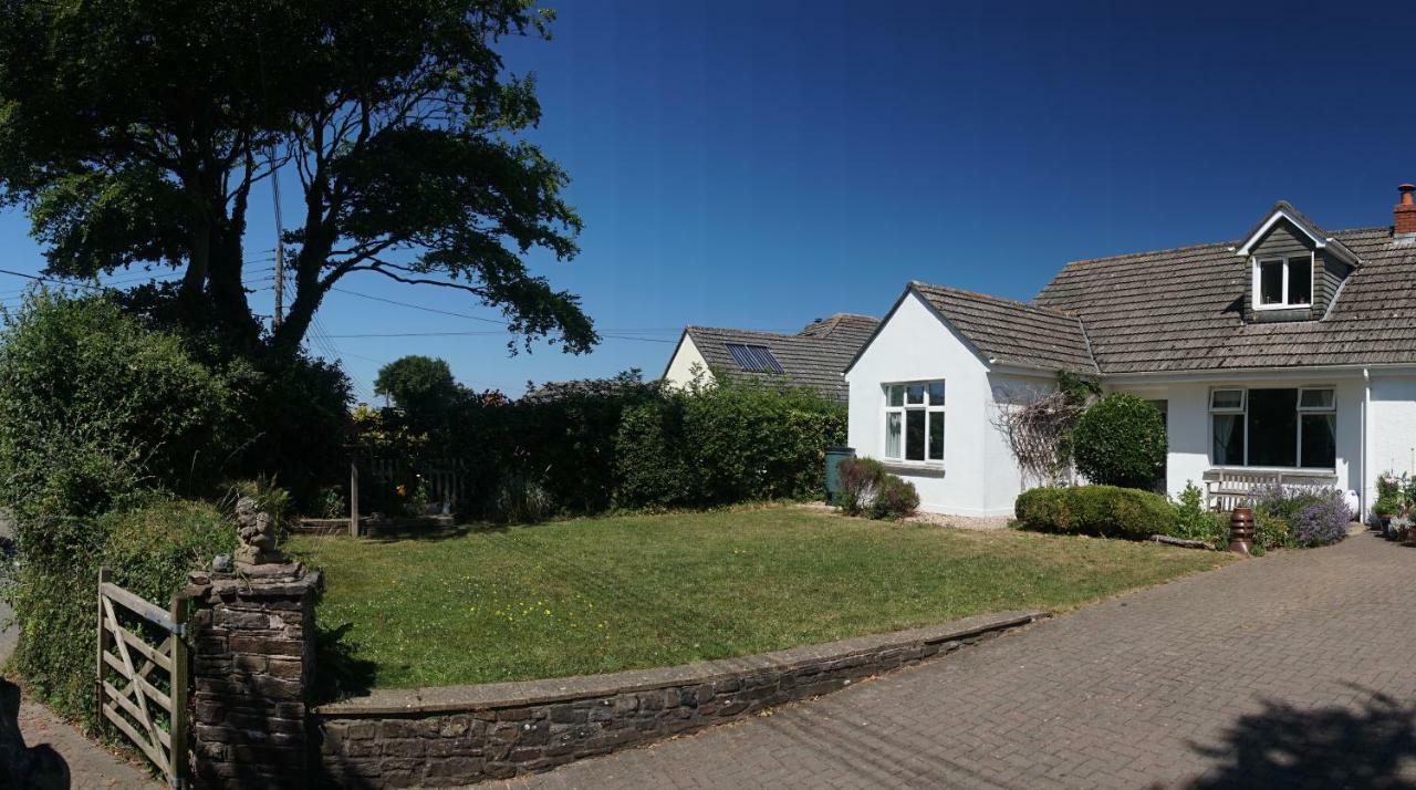 Jamie'S Georgeham Villa Кройд Екстериор снимка
